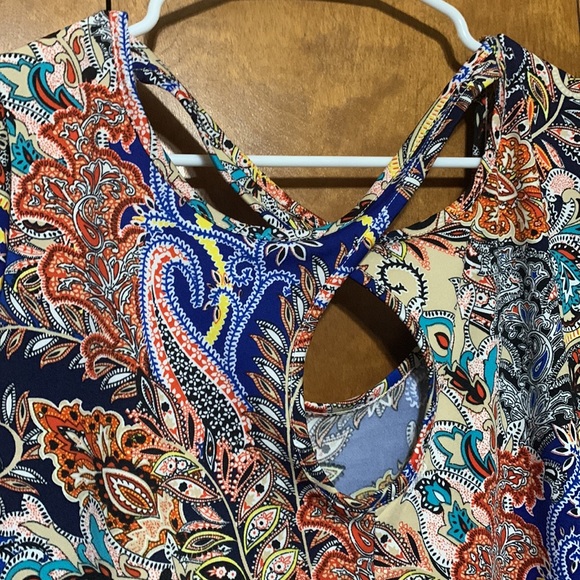 CYRUS- Short Sleeve / Criss Cross in Back Brightly Colored & Patterns Shirt - Picture 8 of 10